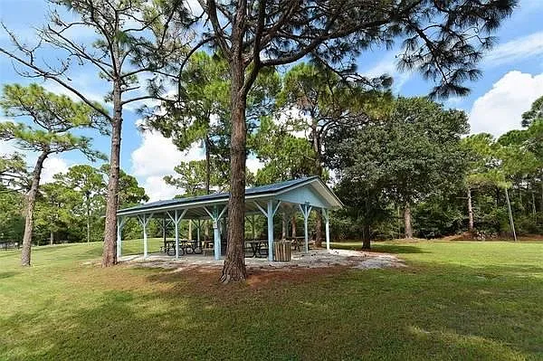 921 Cypress Wood Ln — Photo 46