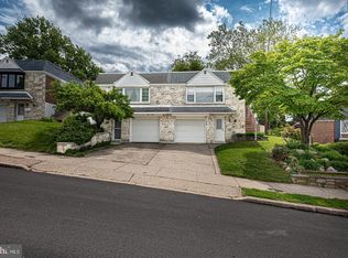 786 Hill Rd, Philadelphia, PA 19128