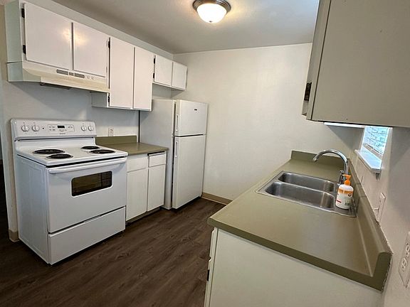 2nd image of 8624 Pacific Ave #C4