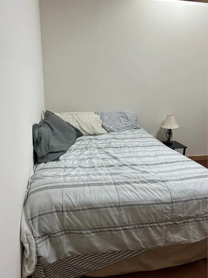 1 bed, 900 sqft, $1,150 — Photo 4