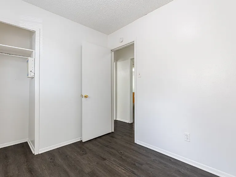 4910 Tennyson Dr — Photo 19