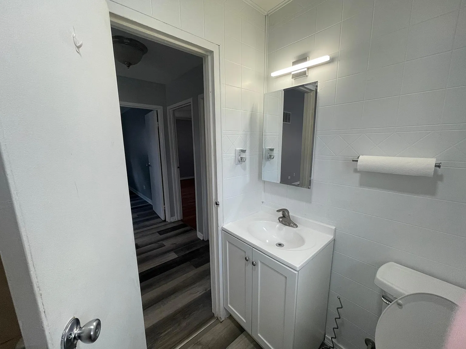 3 bed, 1100 sqft, $2,200 — Photo 2