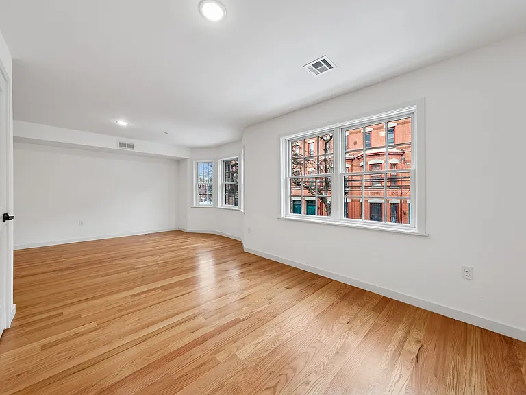 Living/Dining area