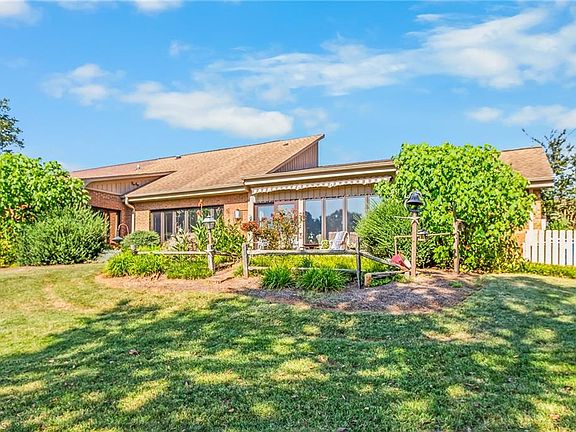 5th image of 150 Oleander Dr
