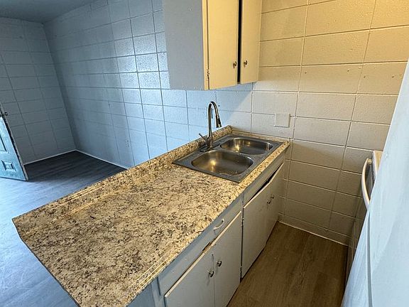 3rd image of 1521 S Bryant Blvd #8