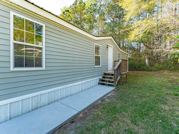 25 Majors Ct., Pawleys Island, SC 29585