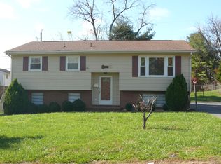 6038 Thornrose Rd, Roanoke, VA 24012