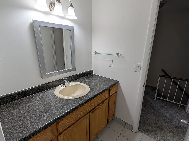 2517 Devonshire Ct — Photo 9