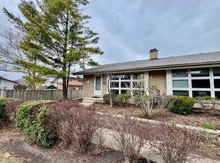 308 W Frontage Rd #C, Winnetka, IL 60093