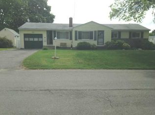 24 Montcalm Rd, Warwick, RI 02889