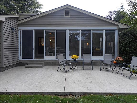 2nd image of 827 Edenridge Dr