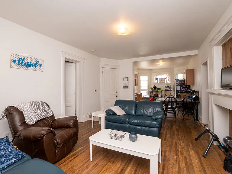 803 W 20th St #1 — Photo 5