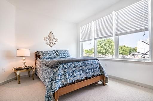 3rd image of 182 Telford St #211