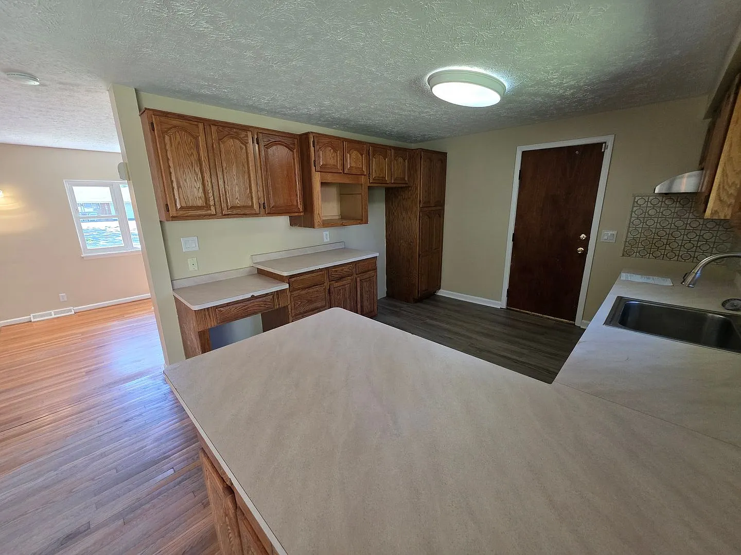 Available Now 4 Bed 2 Full Bath Single Family House in Henrietta — Photo 3