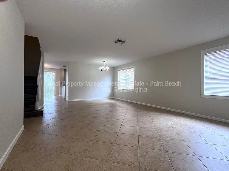 6786 Aliso Ave — Photo 3