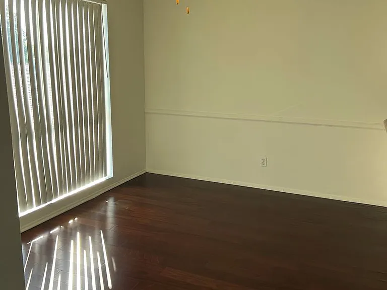 079 - 1306 N Columbus — Photo 15