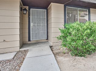 6216 Meadowhaven Ln, Las Vegas, NV 89103