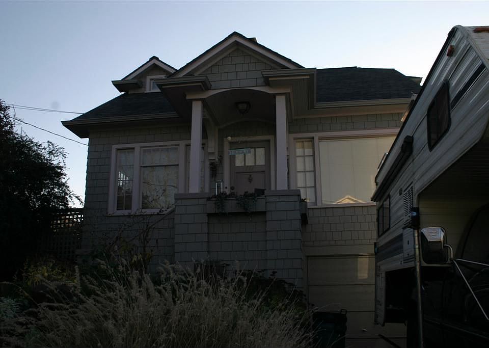 2nd image of 111 NW 41st St