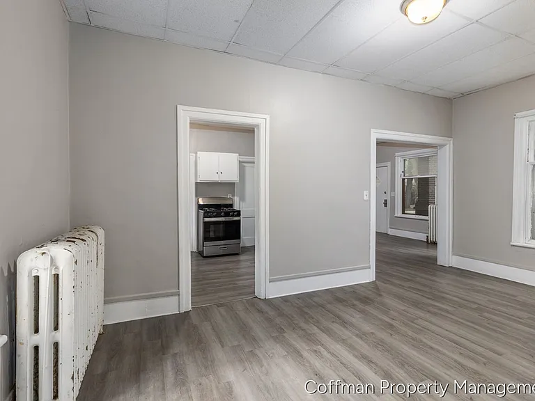 1545 Queen Ave NE — Photo 10