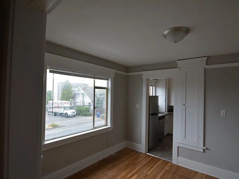 3013-3011 Beacon Ave S — Photo 9