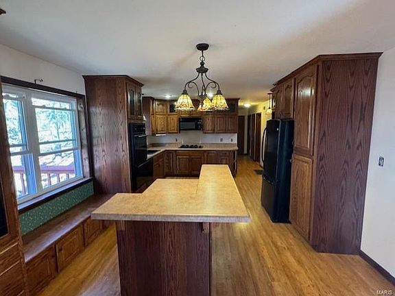 5th image of 175-142 E 26th