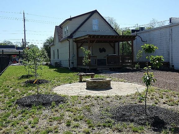 2nd image of 1630 Shelby St
