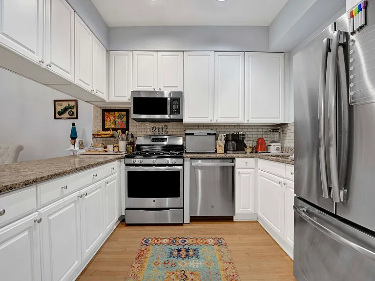 916 W Grace St #3 — Photo 4
