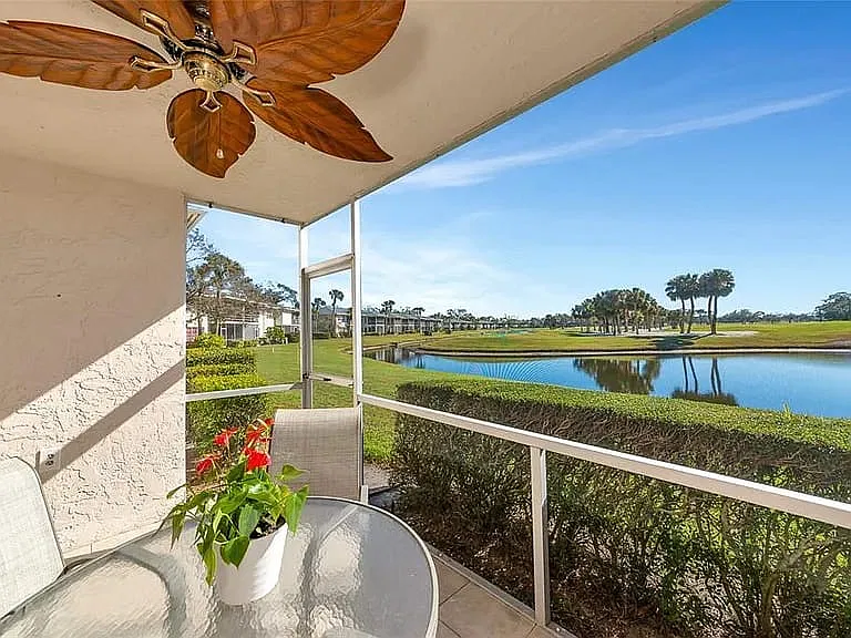 2 bed, 1118 sqft, $2,050 — Photo 1