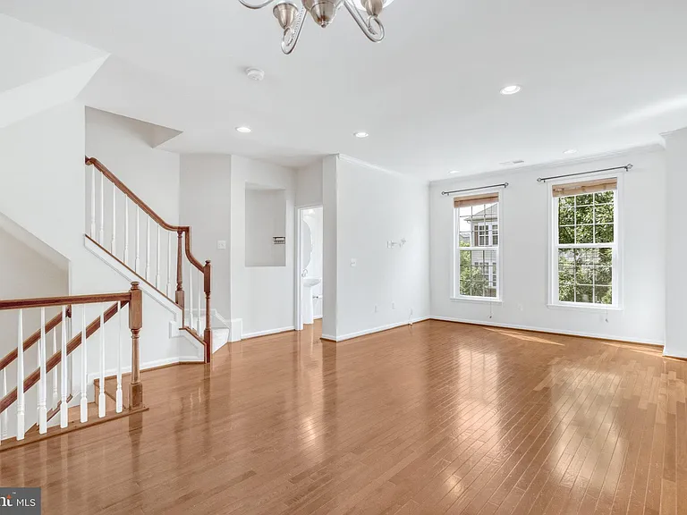 22653 Vienna Green Ter — Photo 12