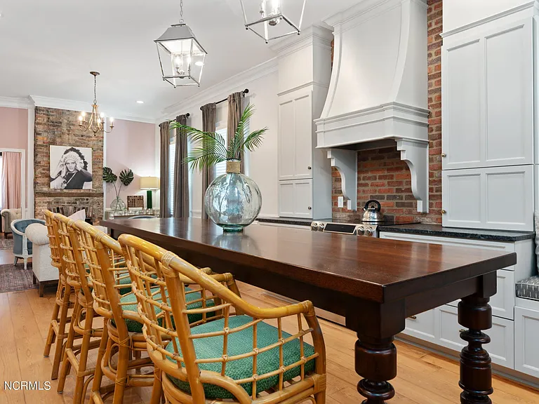 305 Harnett St — Photo 7