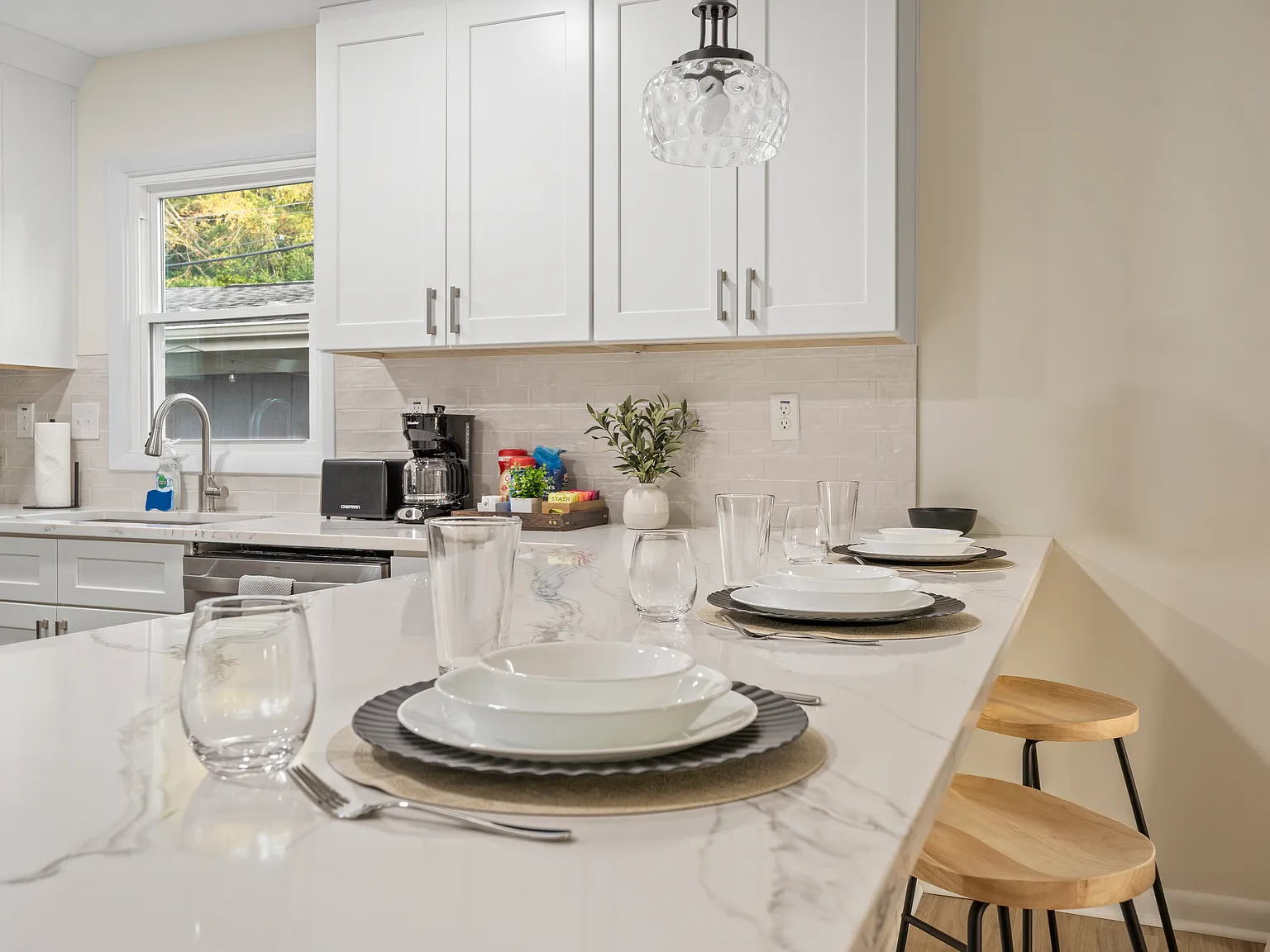 3 bed, $3,800 — Photo 4