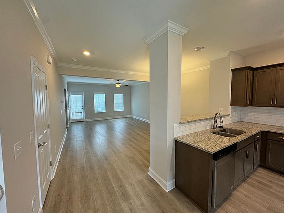 5th image of 1758 Park Terrace Ln