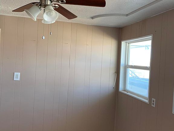 3rd image of 228 Cherry St