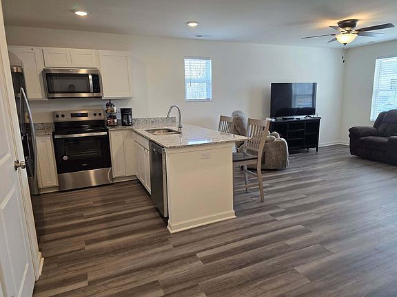 3rd image of 3706 Malvern Rd