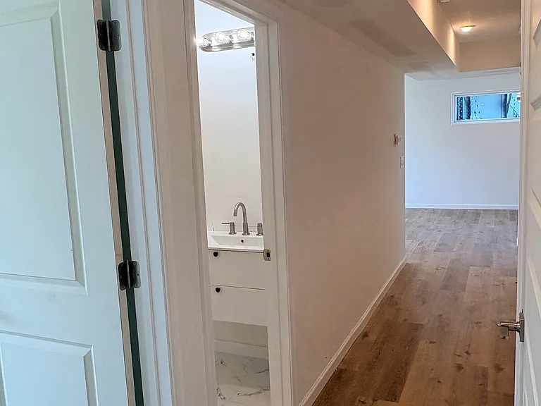2401 Kensington Ave #1 — Photo 6