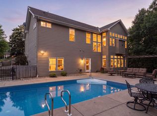 3958 Greystone Rdg, Eagan, MN 55122