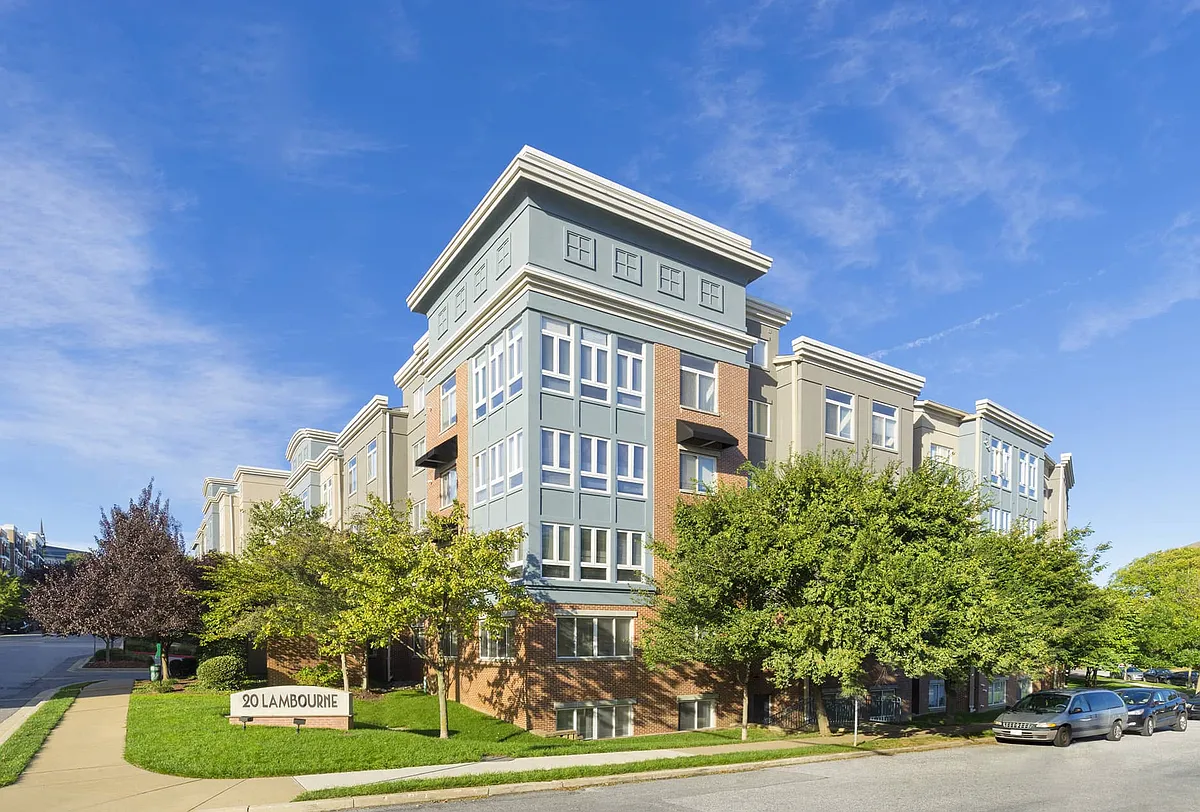 Building Photo - 20 Lambourne