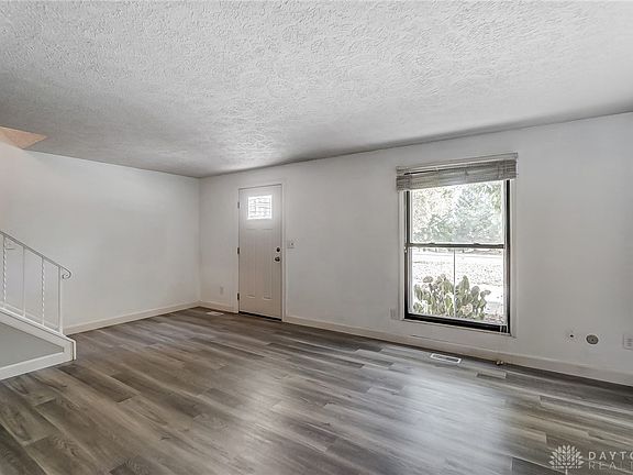 5th image of 1400 Crown Point Ct