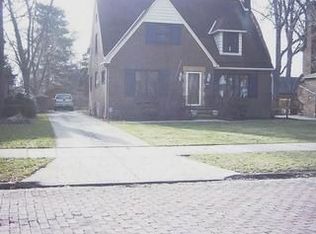 16709 Fischer Rd, Cleveland, OH 44111