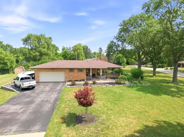 10400 W Pallottine DRIVE, Greenfield, WI 53228