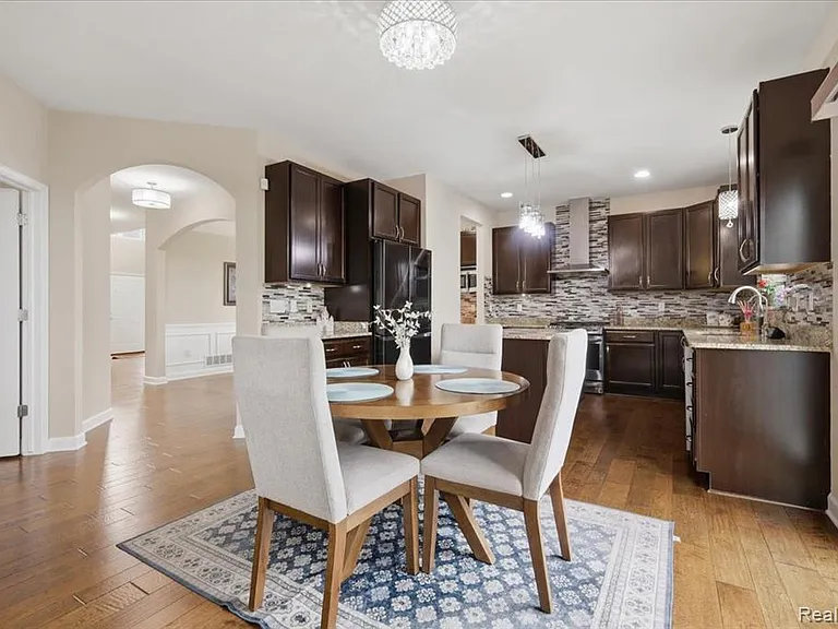 4810 E Stonegate Cir — Photo 15