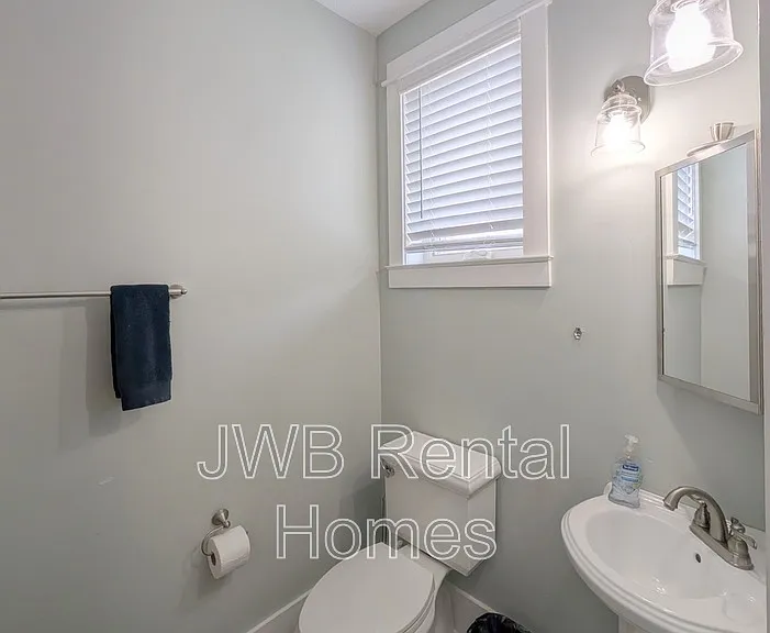 361 Ahern St — Photo 11