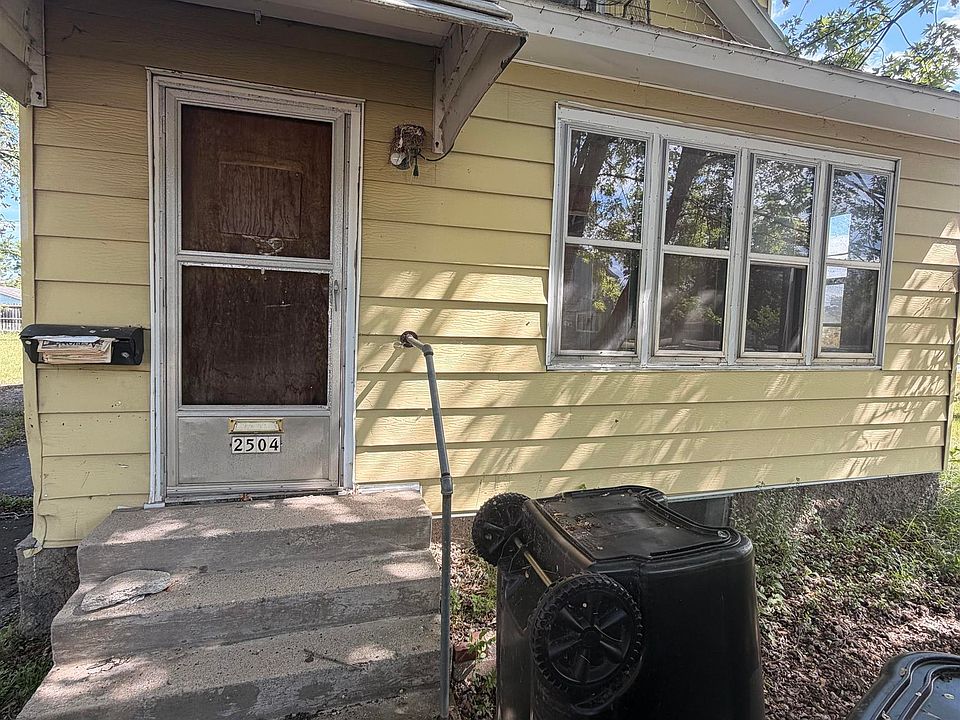 1st image of 2504 15th Ave