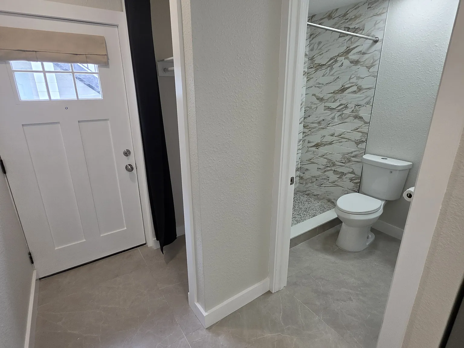 Studio, 250 sqft, $1,200 — Photo 4