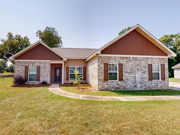 151 Chase Ridge Dr, Dothan, AL 36301