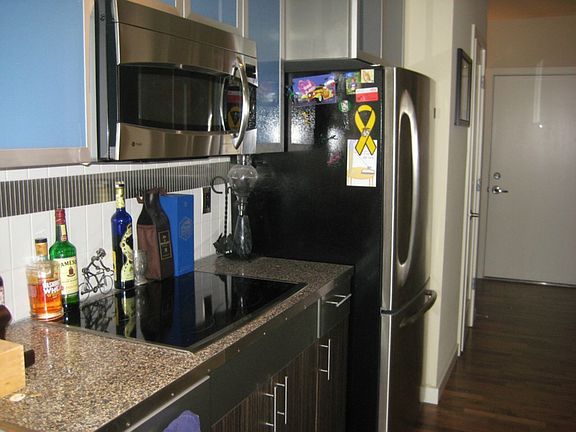 5th image of 3104 Western Ave Unit 414