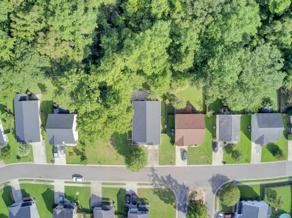 110 Hammerbeck Rd, Summerville, SC 29483