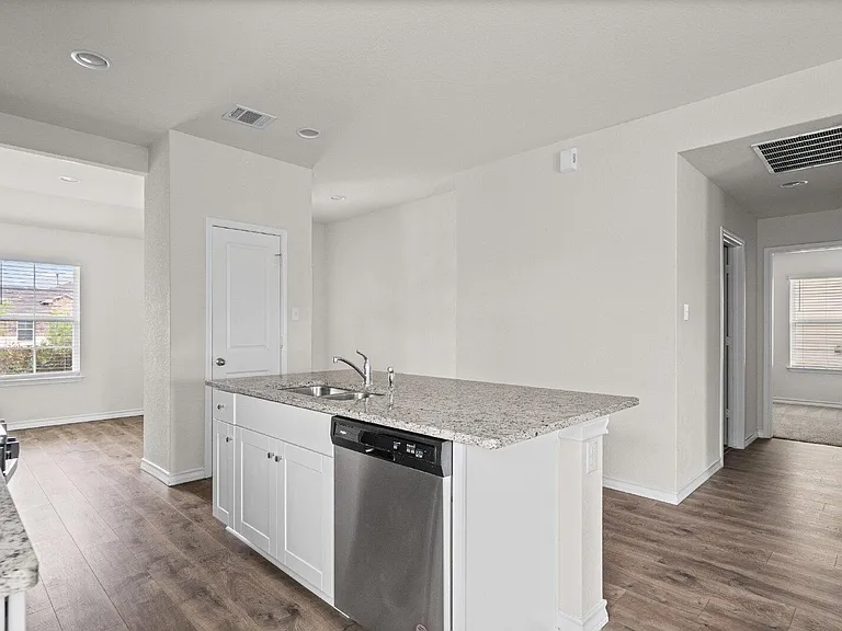 388 Arbor Hls — Photo 5