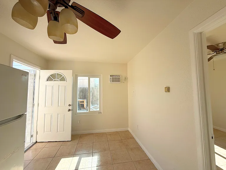 3920 T St #C — Photo 2