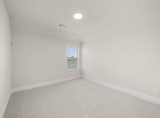 490 Red Maple Rd, Waxahachie, TX 75165
